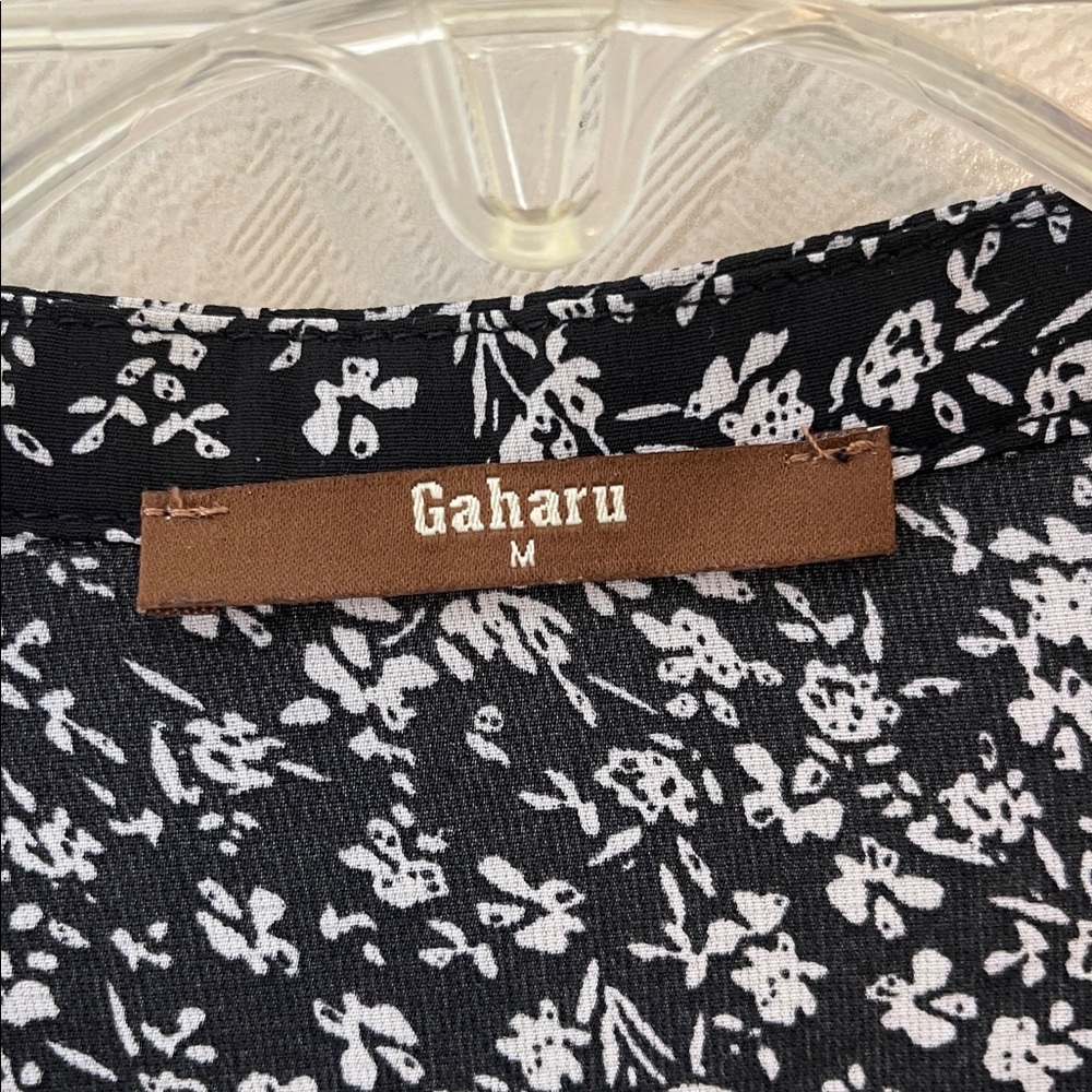 ❤️ 🆕 GAHARU Floral Top Size Medium - Picture 4 of 4